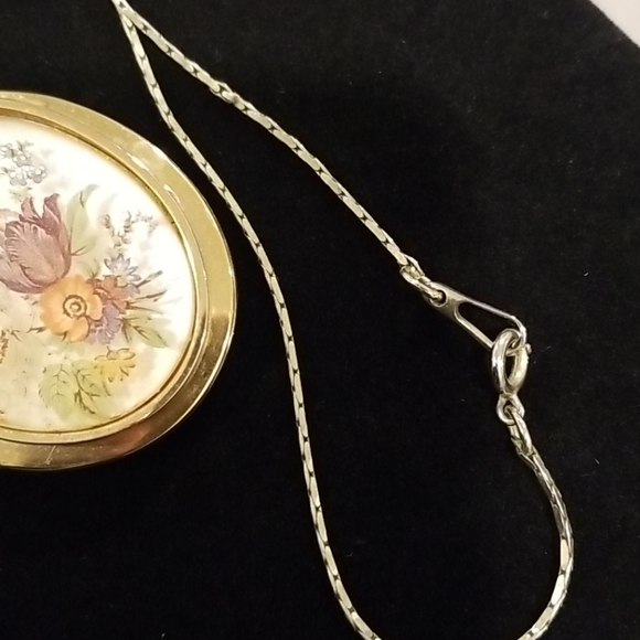 Large locket necklace - Picture 6 of 7